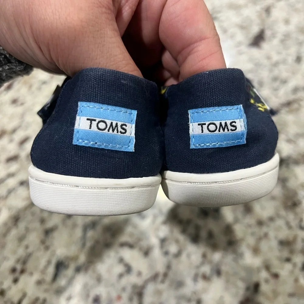 TOMS Navy Scorpion Print
